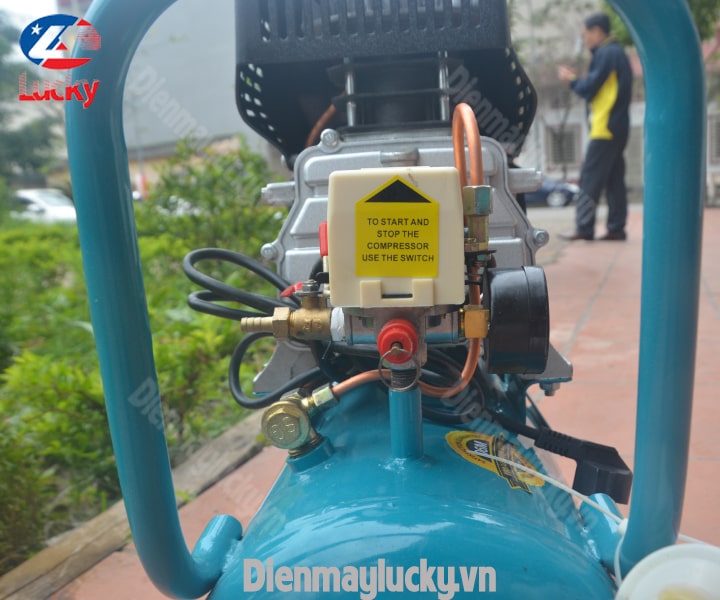 may-nen-khi-mini-co-dau-jetman-3-0-hp-30-lit-10