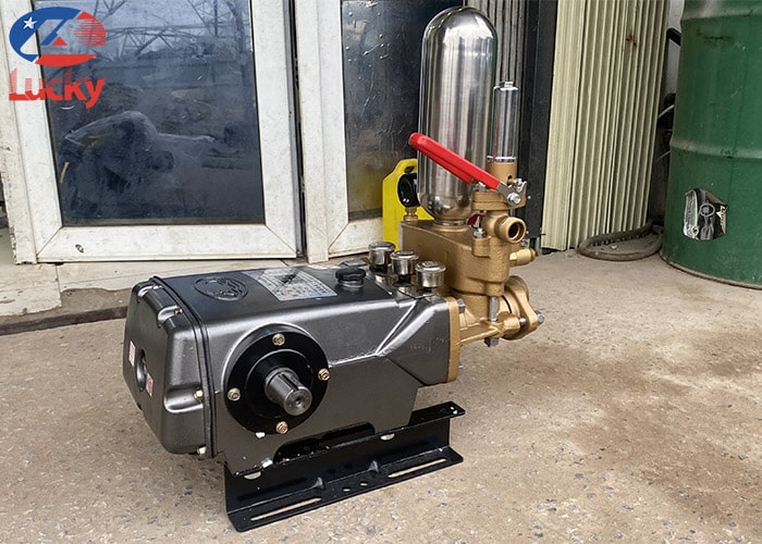 dau-bom-may-rua-xe-dai-loan-ls557-2