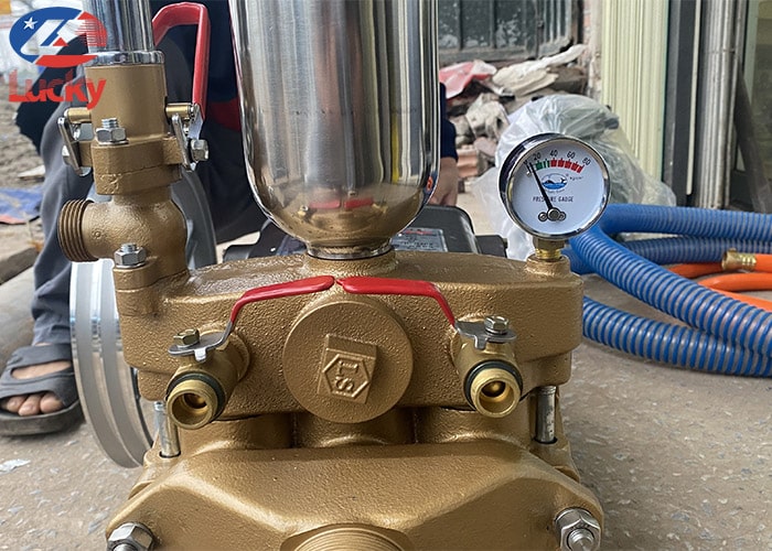 dau-bom-may-rua-xe-dai-loan-ls557-5