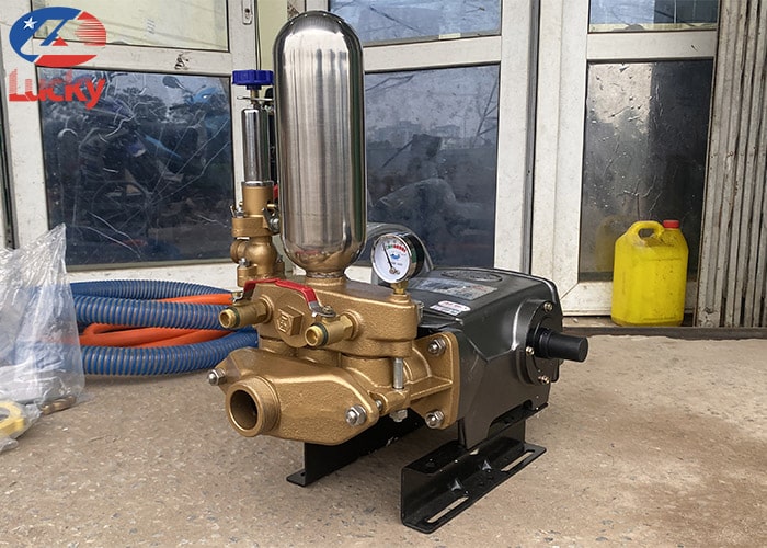 dau-bom-may-rua-xe-dai-loan-ls557-8