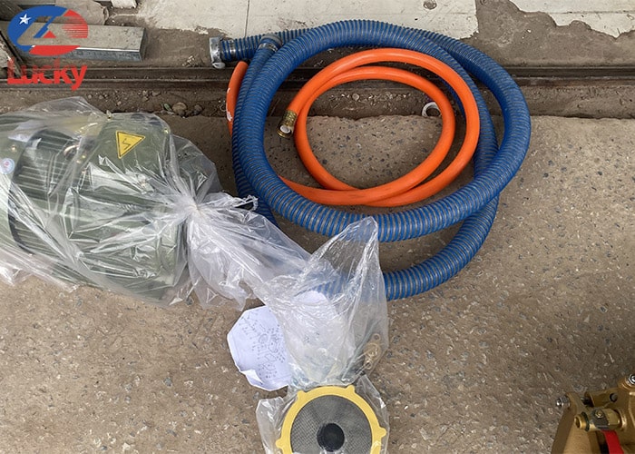 dau-bom-rua-xe-dai-loan-ls557-3