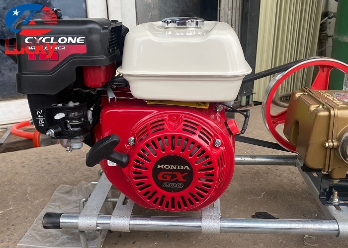 máy rửa xe chạy xăng 6.5hp