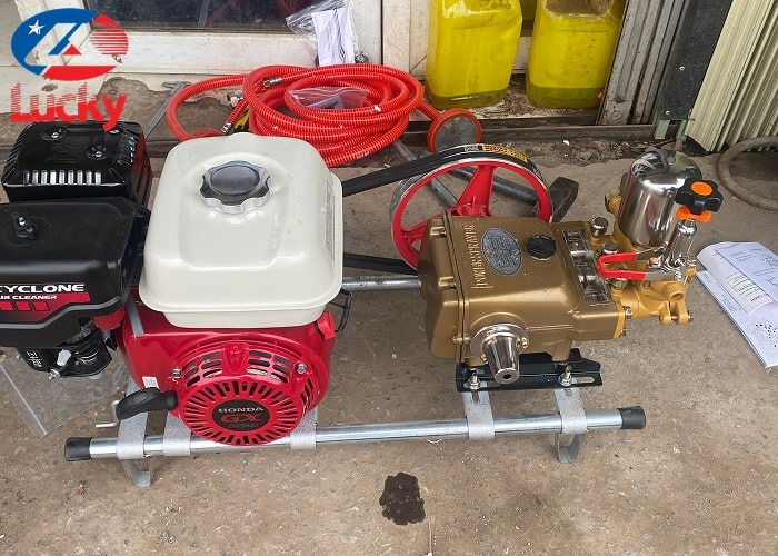 máy rửa xe chạy xăng 6.5hp