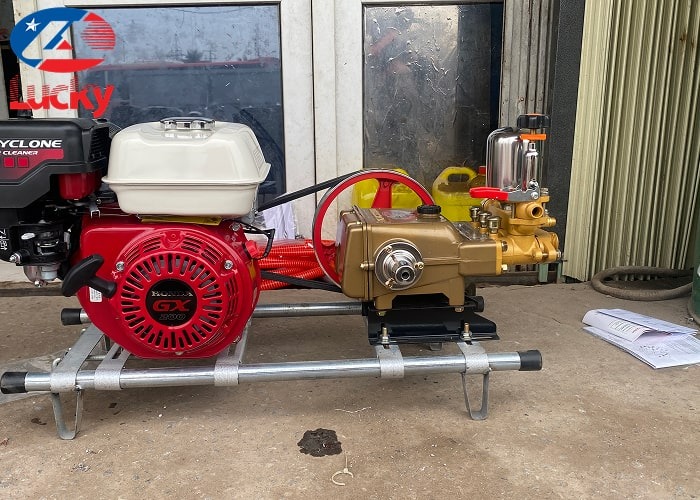 máy rửa xe chạy xăng 6.5hp