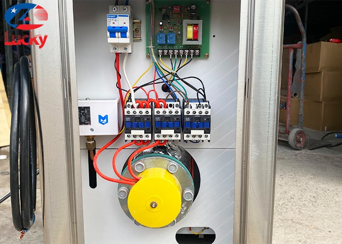 Máy rửa xe hơi nước nóng LK-9000