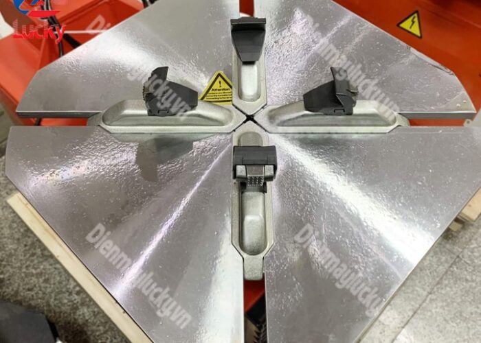 Chấu Kẹp Máy Ra Vào Lốp (2) Min Chấu Kẹp Máy Ra Vào Lốp (2) Min
