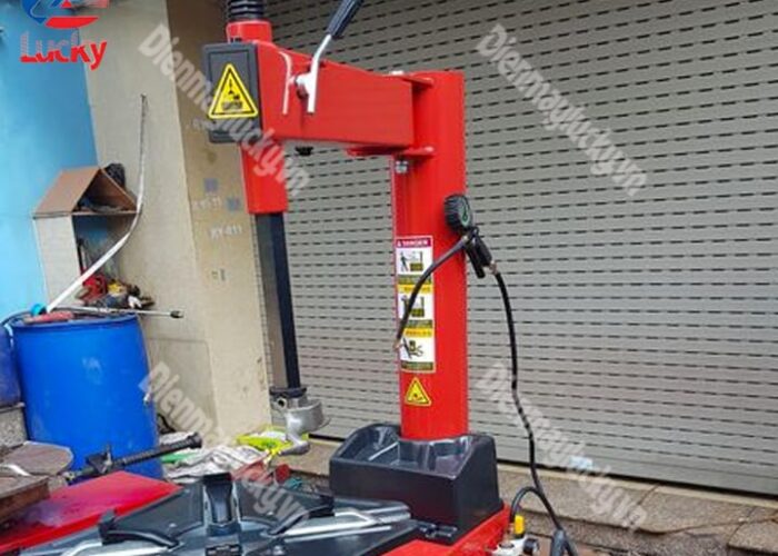 Máy Ra Vào Lốp Xe Tải Rotaly Ry 824 (11) Min Máy Ra Vào Lốp Xe Tải Rotaly Ry 824 (11) Min