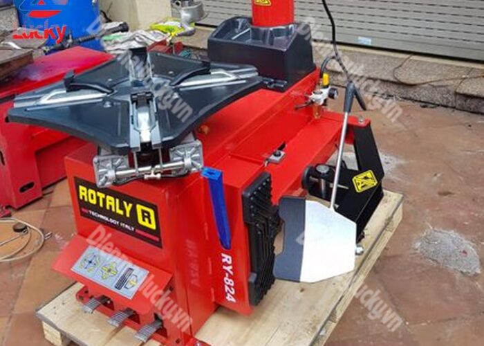 Máy Ra Vào Lốp Xe Tải Rotaly Ry 824 (7) Min Máy Ra Vào Lốp Xe Tải Rotaly Ry 824 (7) Min