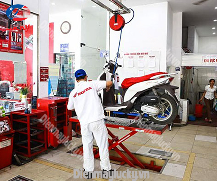 Thợ sửa xe máy đã luộc đồ của khách hàng như thế nào  Hoàng Việt