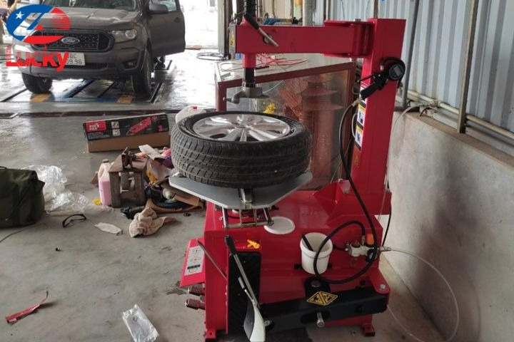 máy ra vào lốp Standard-5