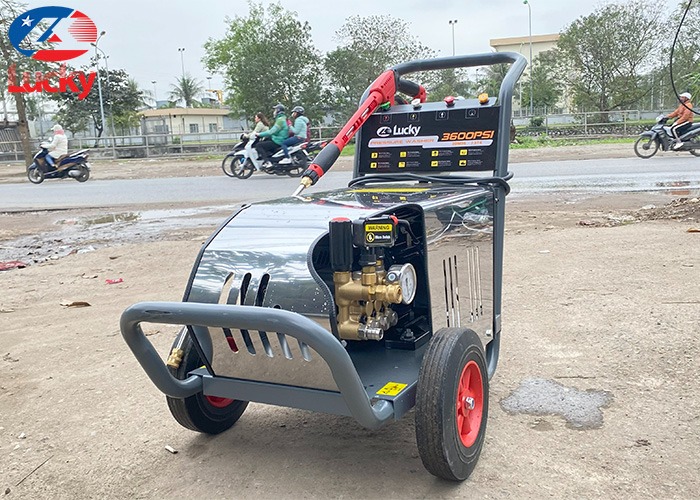 Bộ chăm sóc xe ô tô 1 khoang rửa cầu + 2 khoang thường + 2NT