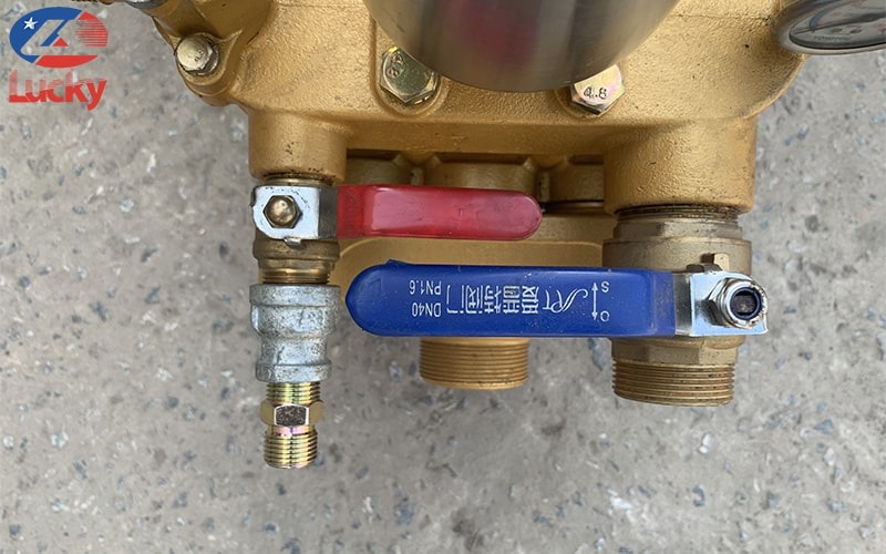 Đầu bơm rửa xe dây đai HL180