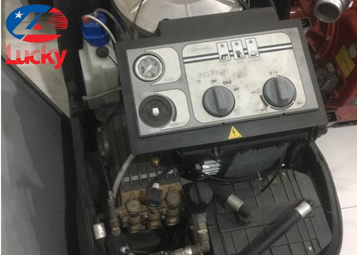 may-rua-xe-nuoc-nong-nhat-bai-4