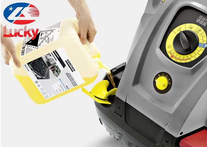 may-rua-xe-nuoc-nong-nhat-bai-10