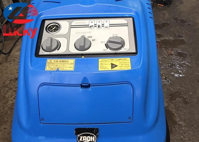 may-rua-xe-nuoc-nong-nhat-bai-1