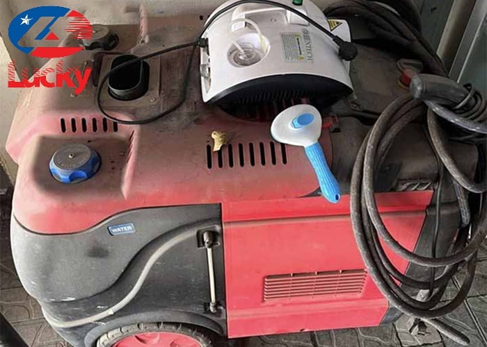 may-rua-xe-nuoc-nong-nhat-bai-2