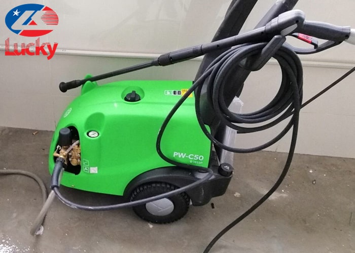 may-rua-xe-nuoc-lanh-pwc50-4