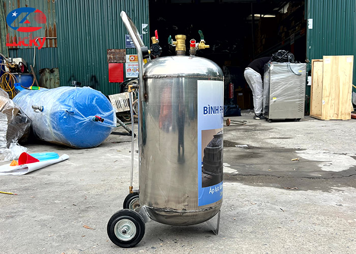 binh-bot-tuyet-40-lít-inox-304-4