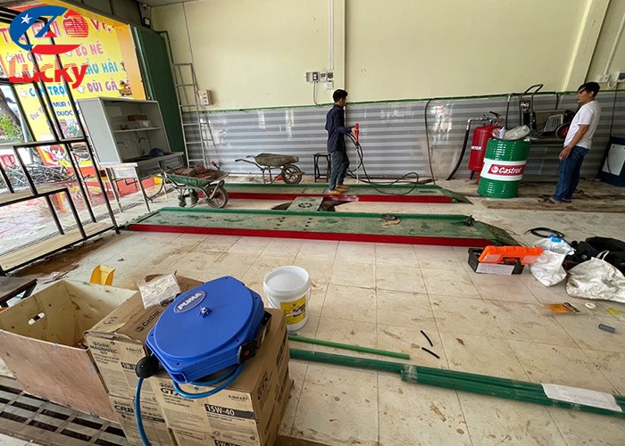 Cầu nâng 1 trụ dương nền chữ H