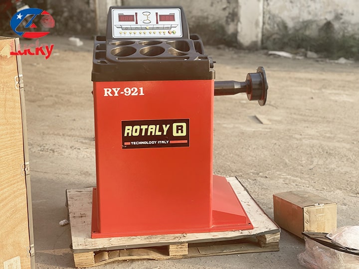 may-can-bang-lop-xe-o-to-tai-ranger-ry-921-1