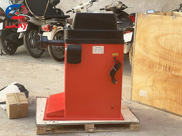 may-can-bang-lop-xe-o-to-tai-ranger-ry-921-3