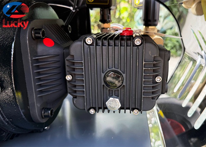 Máy rửa xe cao áp tự ngắt 3600PSI Lucky