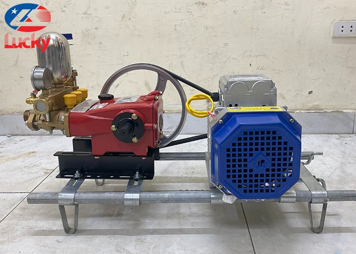 Máy rửa xe dây đai LS22