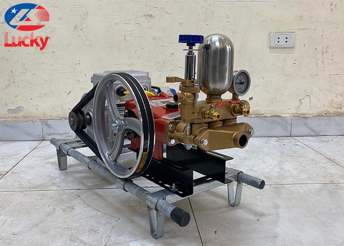 Máy rửa xe dây đai LS22