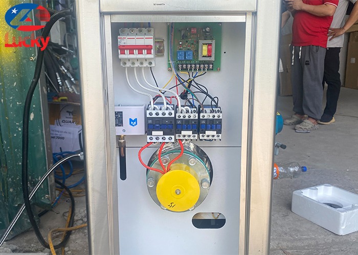 Máy rửa xe hơi nước nóng Lucky 15kw