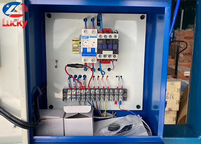 Máy sấy khí hấp thụ 6.8m3/phút Lucky