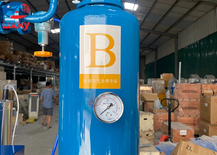 Máy sấy khí hấp thụ 6.8m3/phút Lucky