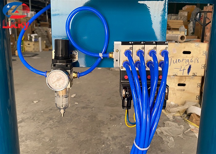 Máy sấy khí hấp thụ 6.8m3/phút Lucky