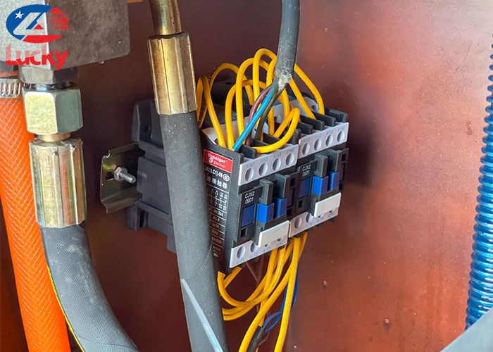 Máy tán má phanh kiểu nằm ngang điện 380V