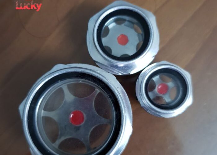 mat-tham-dau-may-rua-xe-2 Thước thăm dầu là bộ phận được gắn trực tiếp vào bộ phận chứa dầu