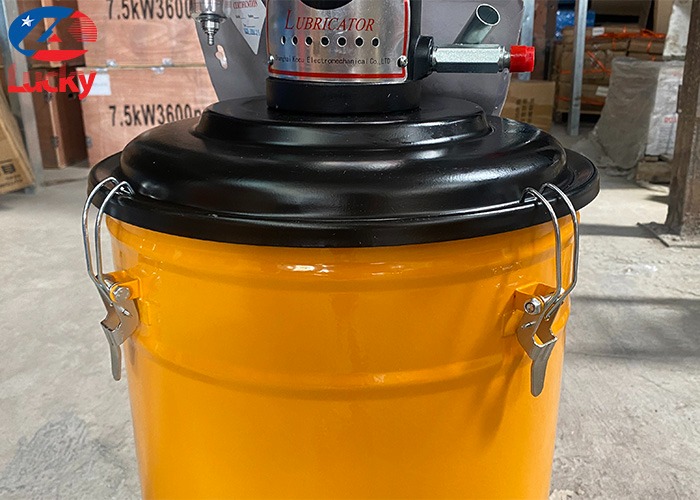 Máy bơm mỡ khí nén Kocu GZ-85B