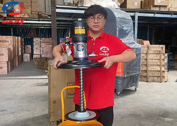 Máy bơm mỡ khí nén Kocu GZ-85B