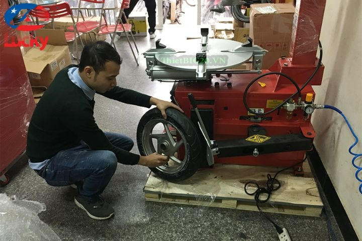 cach-su-dung-may-ra-vao-lop-6