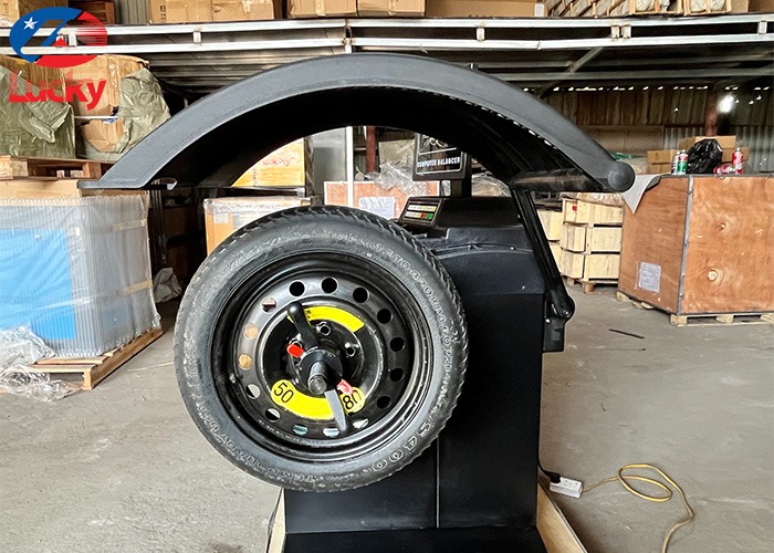 Máy cân bằng lốp lazer Lucky L804