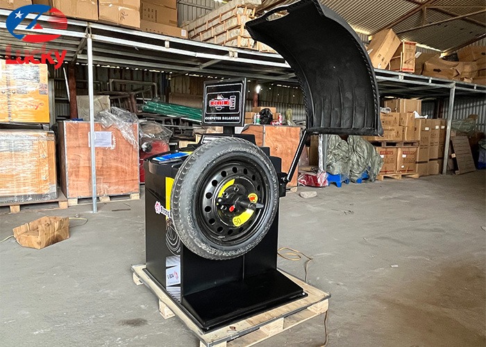 Máy cân bằng lốp lazer Lucky L804