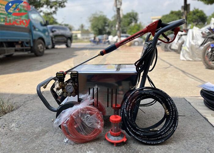 may-rua-xe-cao-ap-camry-tu-ngat (19)-1700724547 may-rua-xe-cao-ap-camry-tu-ngat (19)-1700724547