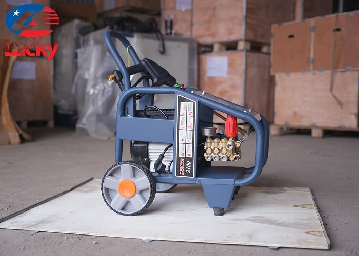 Máy rửa xe 2.5kw Lucky 2100