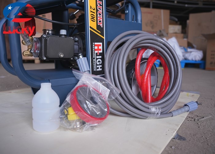 Máy rửa xe 2.5kw Lucky 2100