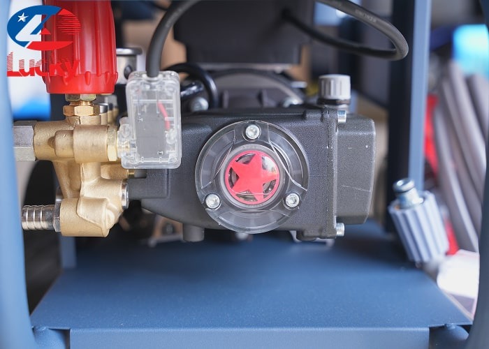 Máy rửa xe 2.5kw Lucky 2100
