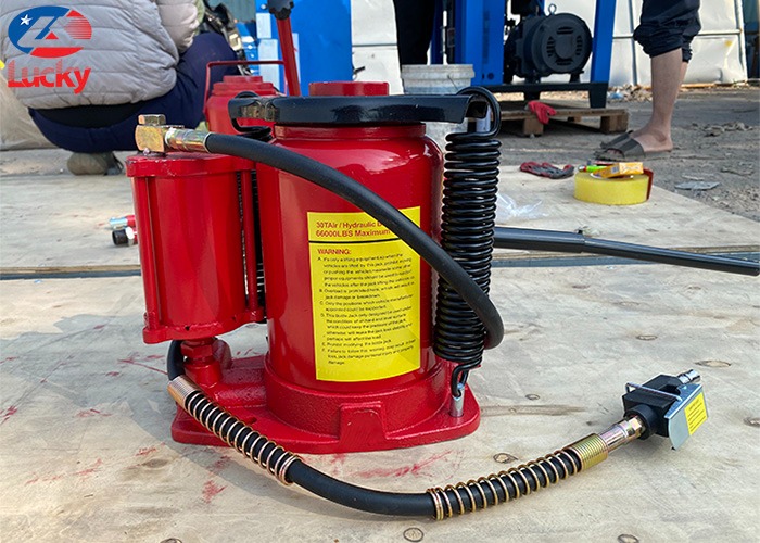 con đội khí nén 30 tấn