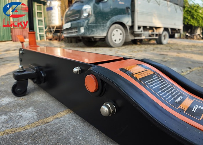 Kích cá sấu 5 tấn loại to