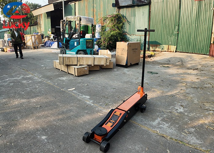 Kích cá sấu 5 tấn loại to