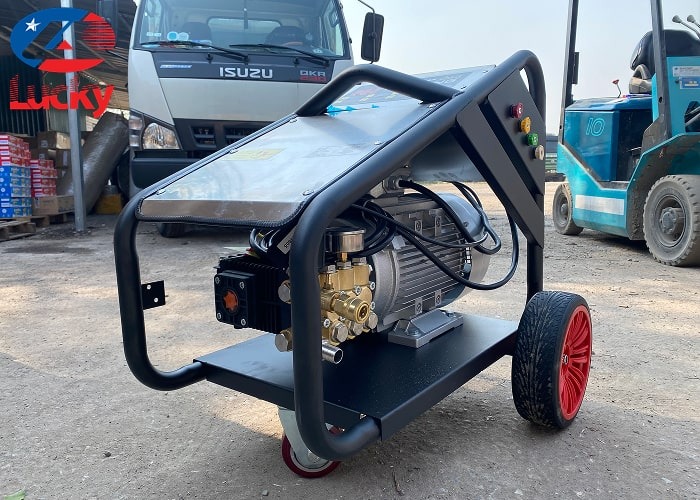 may-rua-xe-cao-ap-5-5kw-tu-ngat-2