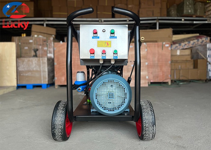 Máy rửa xe siêu cao áp 22kw