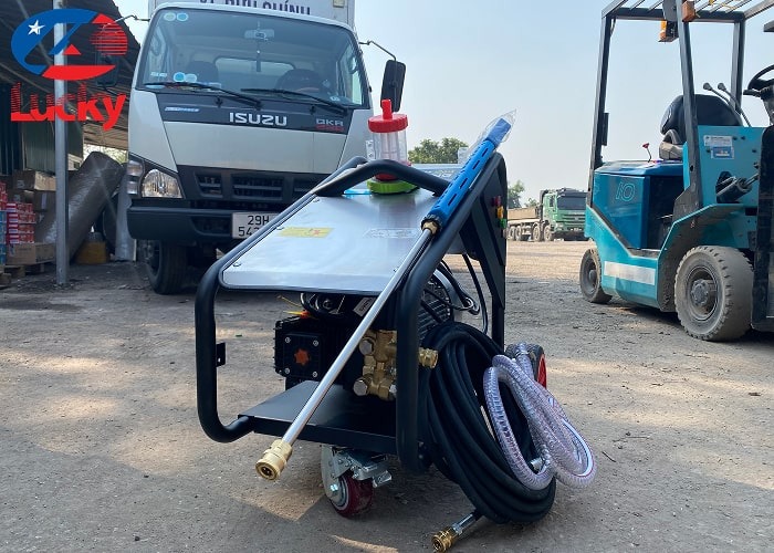 may-rua-xe-cao-ap-tu-ngat-7-5kw-1