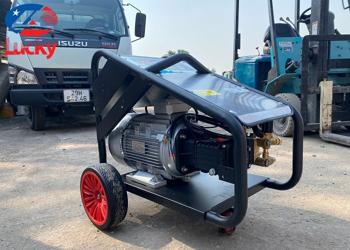 may-rua-xe-cao-ap-tu-ngat-7-5kw-3